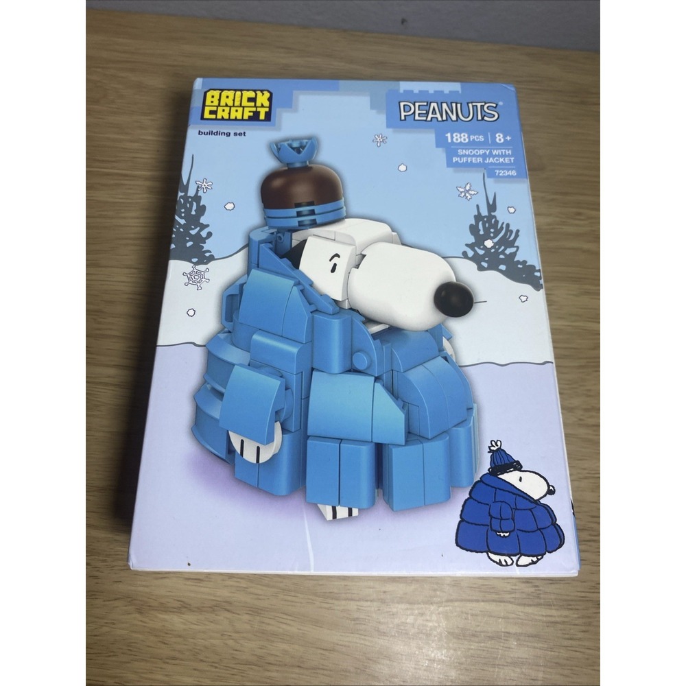Peanuts Snoopy With Puffer Jacket  188 PCS Mini Building Blocks Game